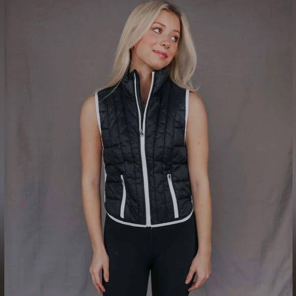 NWT Free People Run This Puffer Vest - Large - Picture 6 of 9